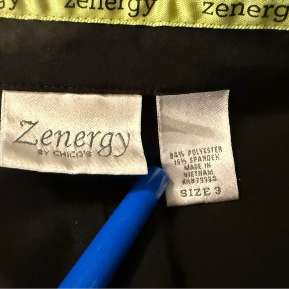 Zenergy by Chico’s black lightweight, long sleeve, zip front jacket size 3 = XL - Picture 8 of 10